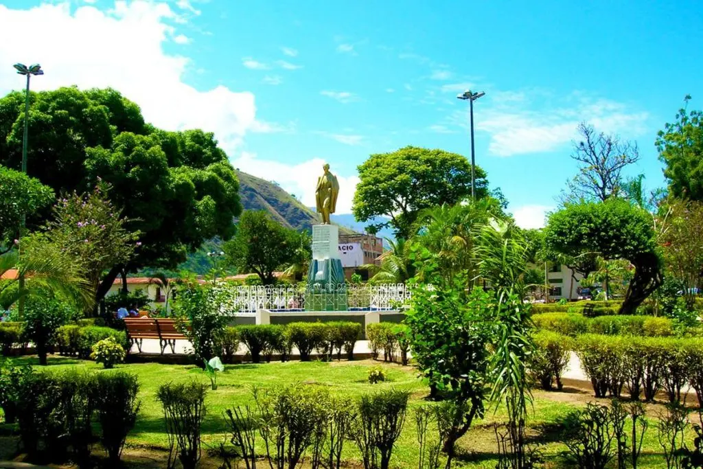 Green subtropical valley near Quillabamba