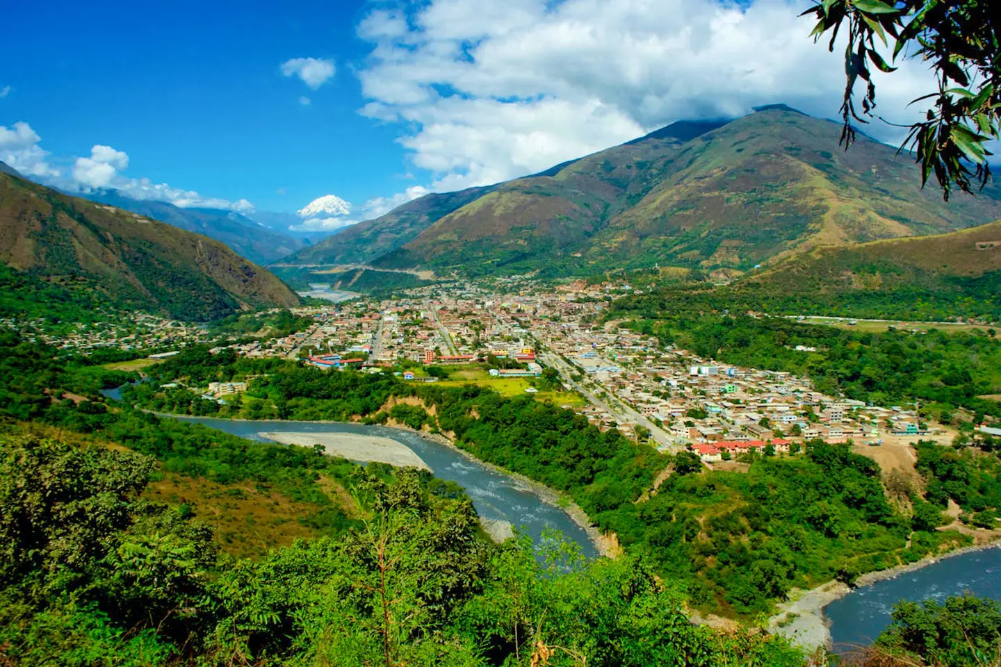 Road descending from the Andes toward Quillabamba